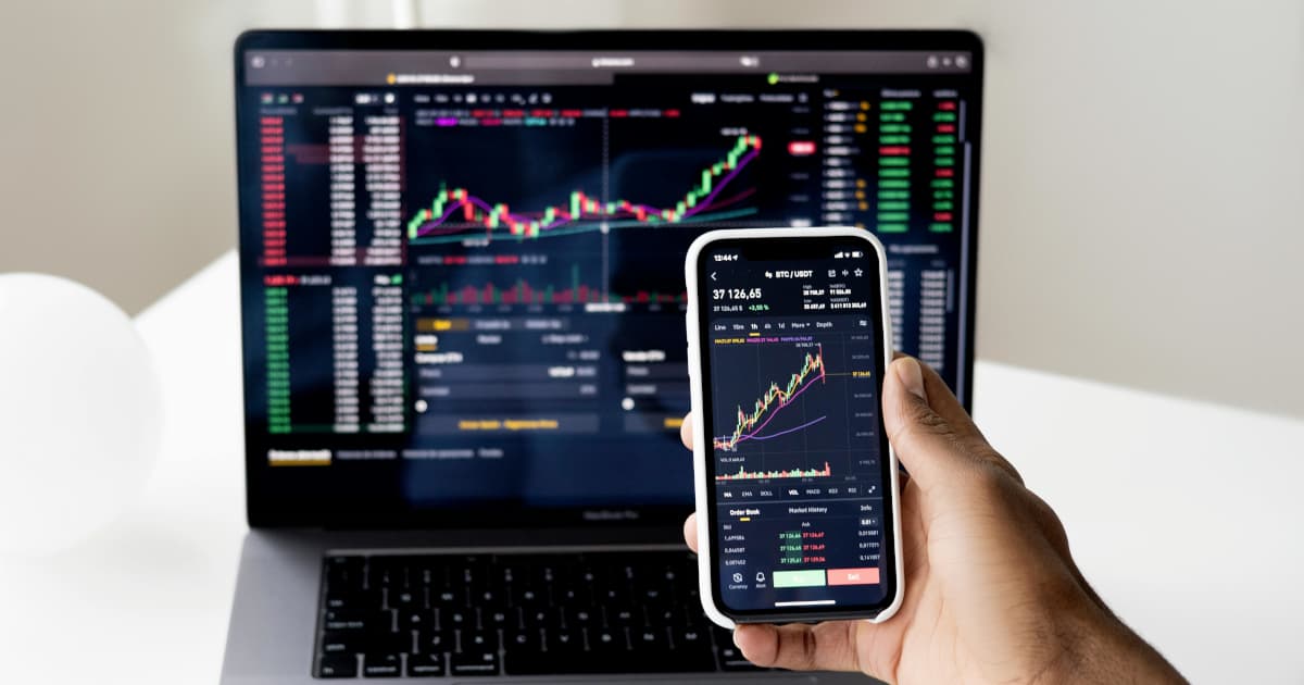 SolarBank Corporation soumet à nouveau ses états financiers avec le rapport de l'auditeur prédécesseur suite à l'examen de l'OSC