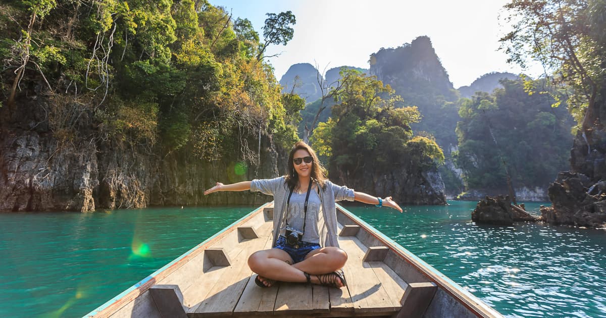 Installation stratégique de clôtures à mailles cruciale pour les terrains en pente et irréguliers